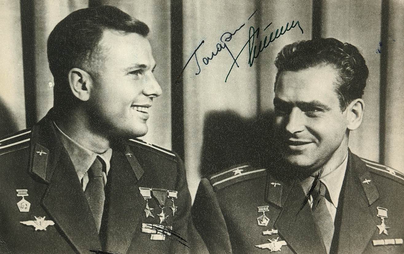 Первый дублер гагарина в первом полете. Космонавты Гагарин и Титов.